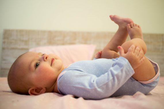 hand-person-kid-leg-child-baby-muscle-human-body-infant-skin-bedtime-human-positions-1093888